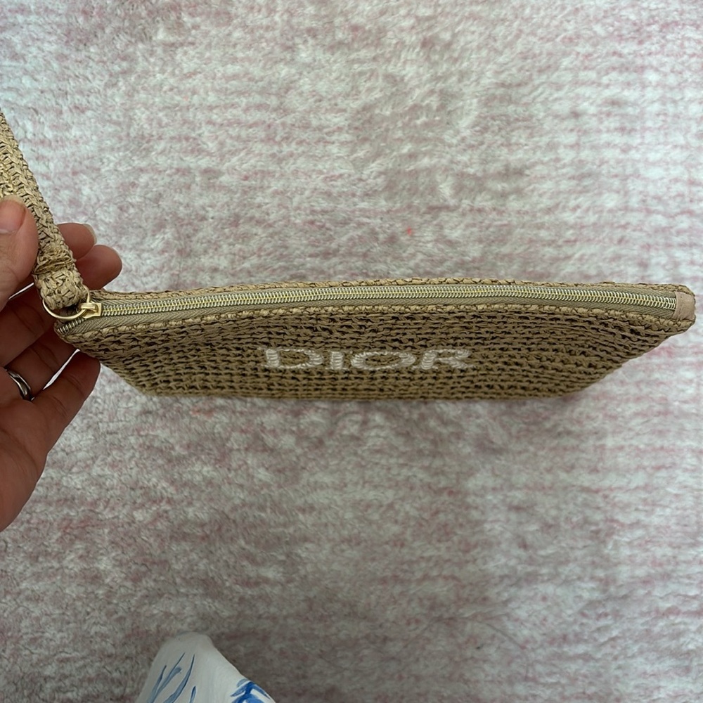 New in box Dior Tan Raffia Clutch with Wristlet - Picture 3 of 9